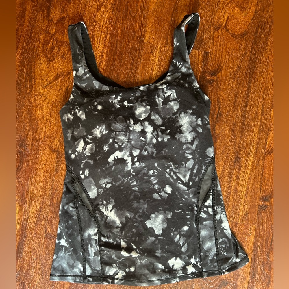 Lululemon tank top size 4